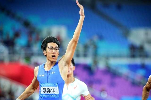 田径赛场选手动人心声：奋斗背后真情呐喊的简单介绍