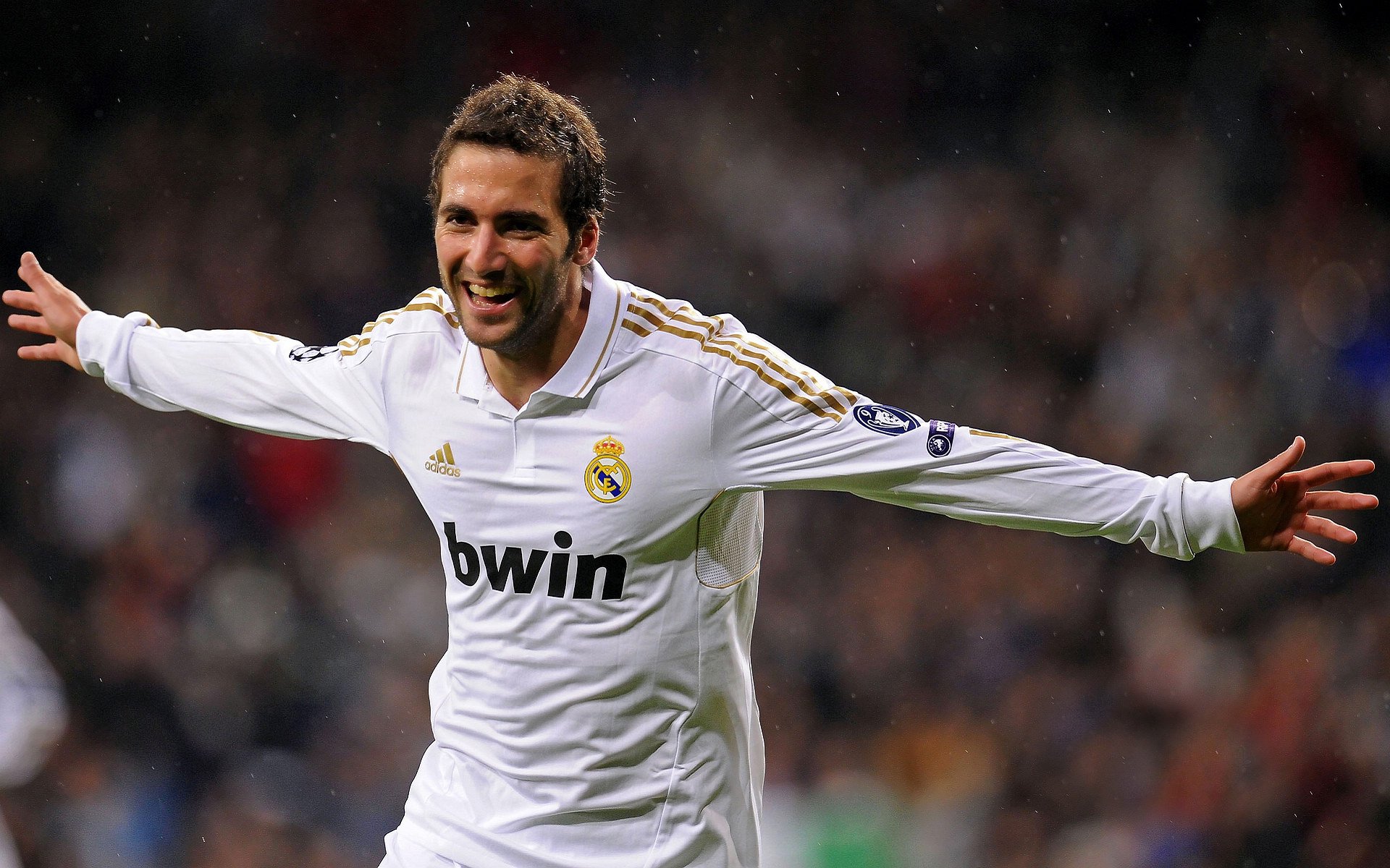 火力全开！勒沃库森全面压制尼斯，厄德高关键一传一射定乾坤