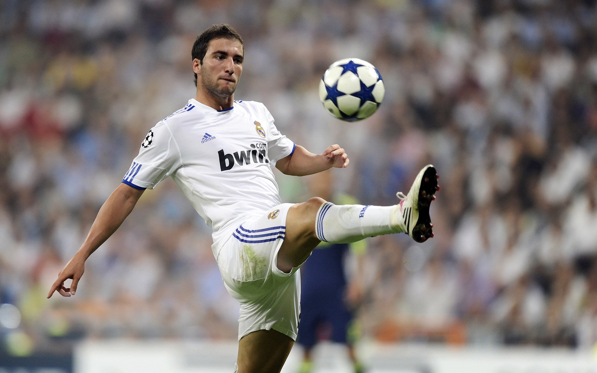 东契奇一剑封喉，马刺太阳鏖战，新王登基的瞬间